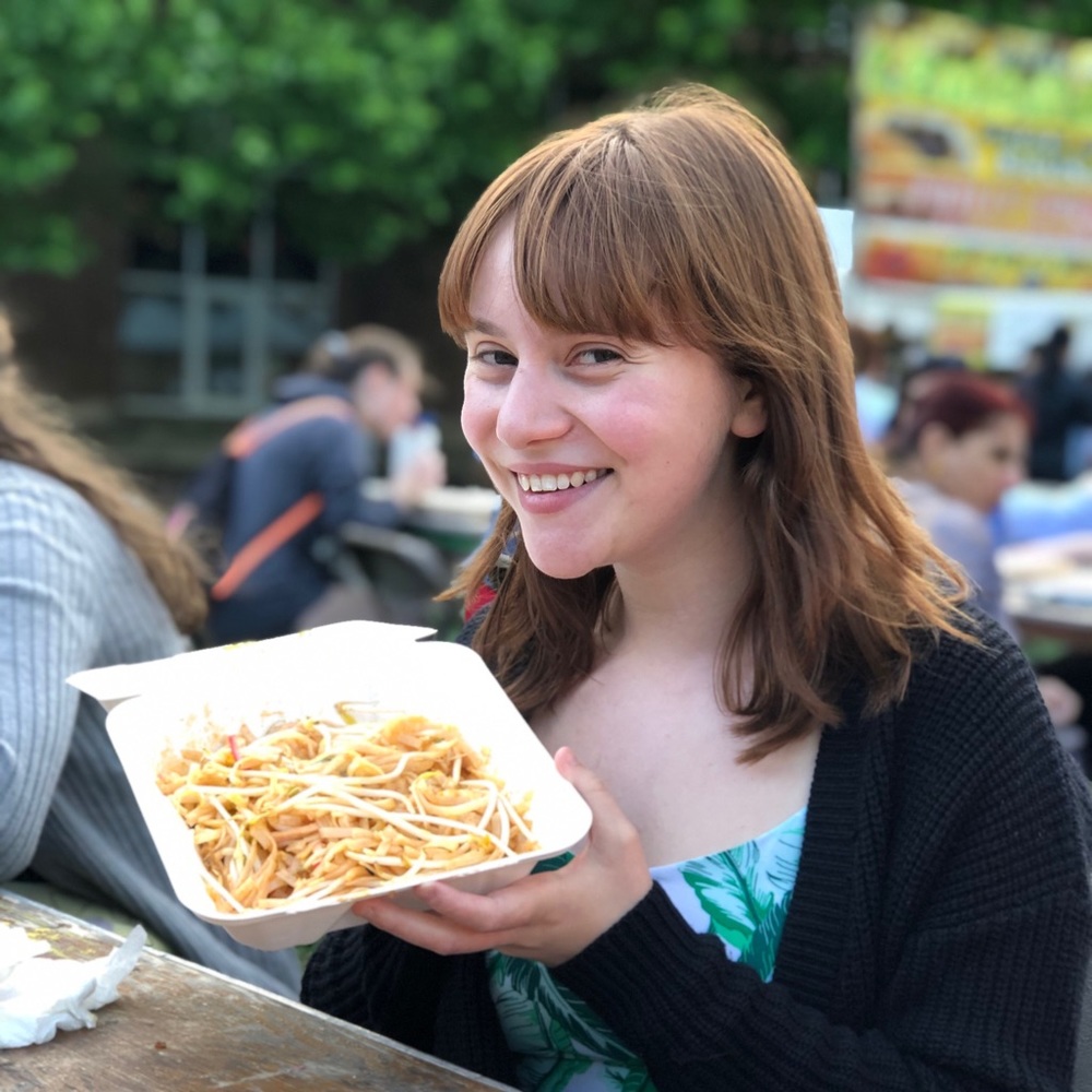 Meet your Posher, Julia